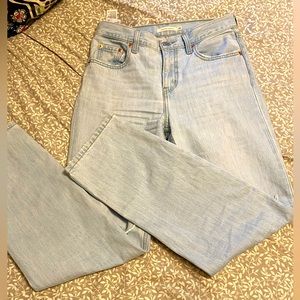 Never used Levi jeans. Size 2 (waist 26)